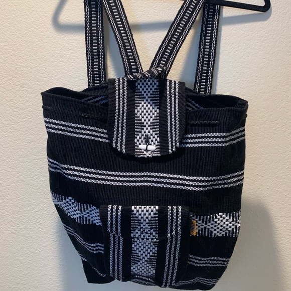 NWOT Aztec print drawstring backpack - Picture 2 of 11